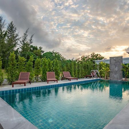 Malinee Resort Bang Tao Beach  Exteriör bild