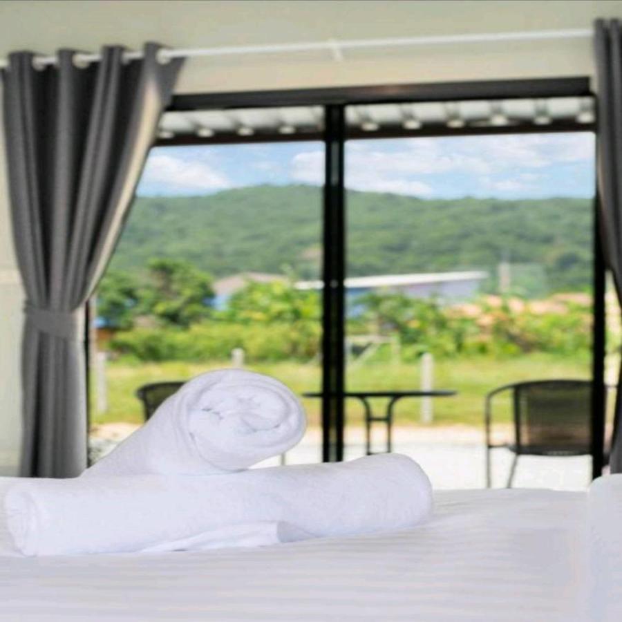Malinee Resort Bang Tao Beach  Exteriör bild