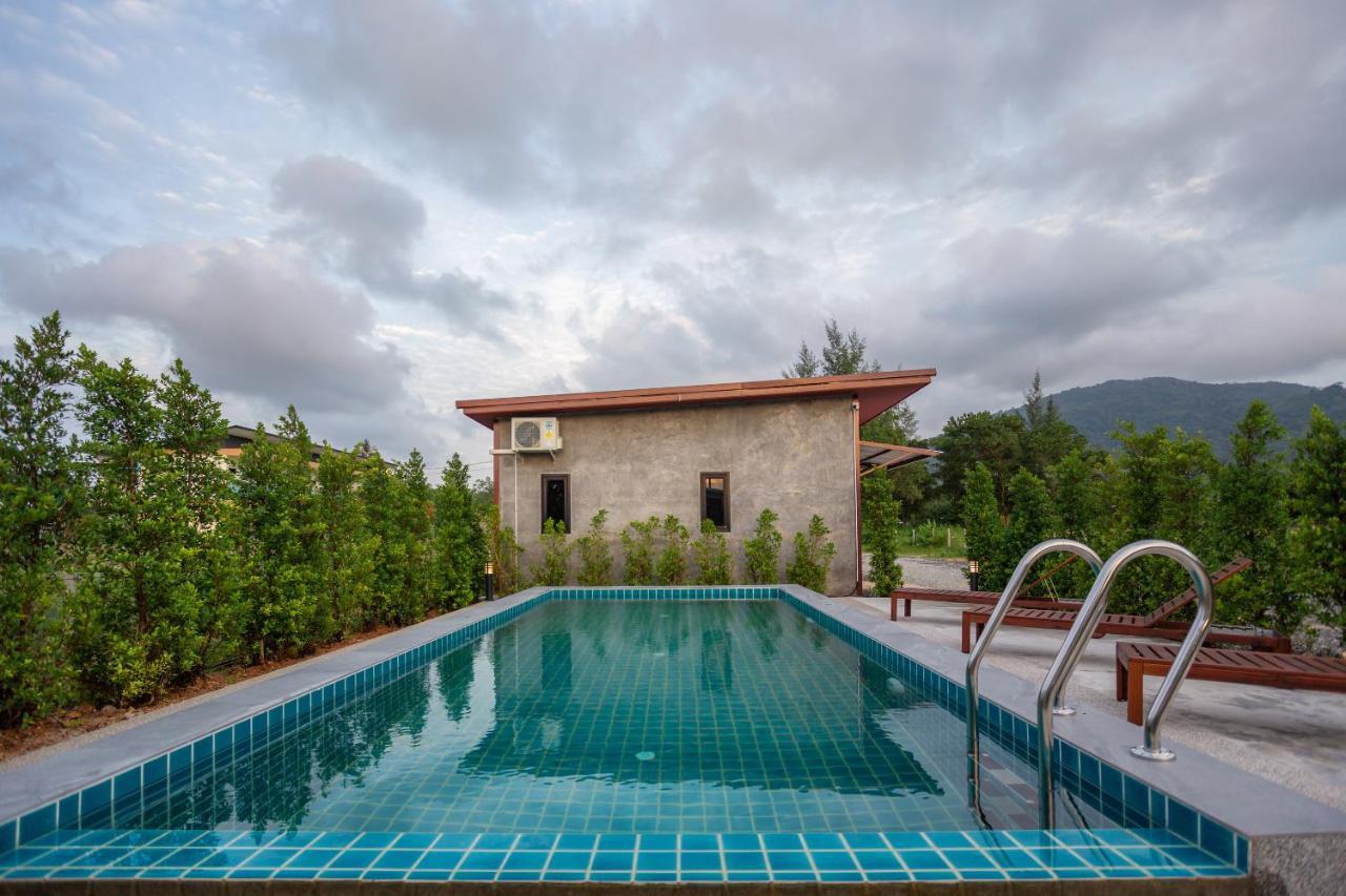 Malinee Resort Bang Tao Beach  Exteriör bild