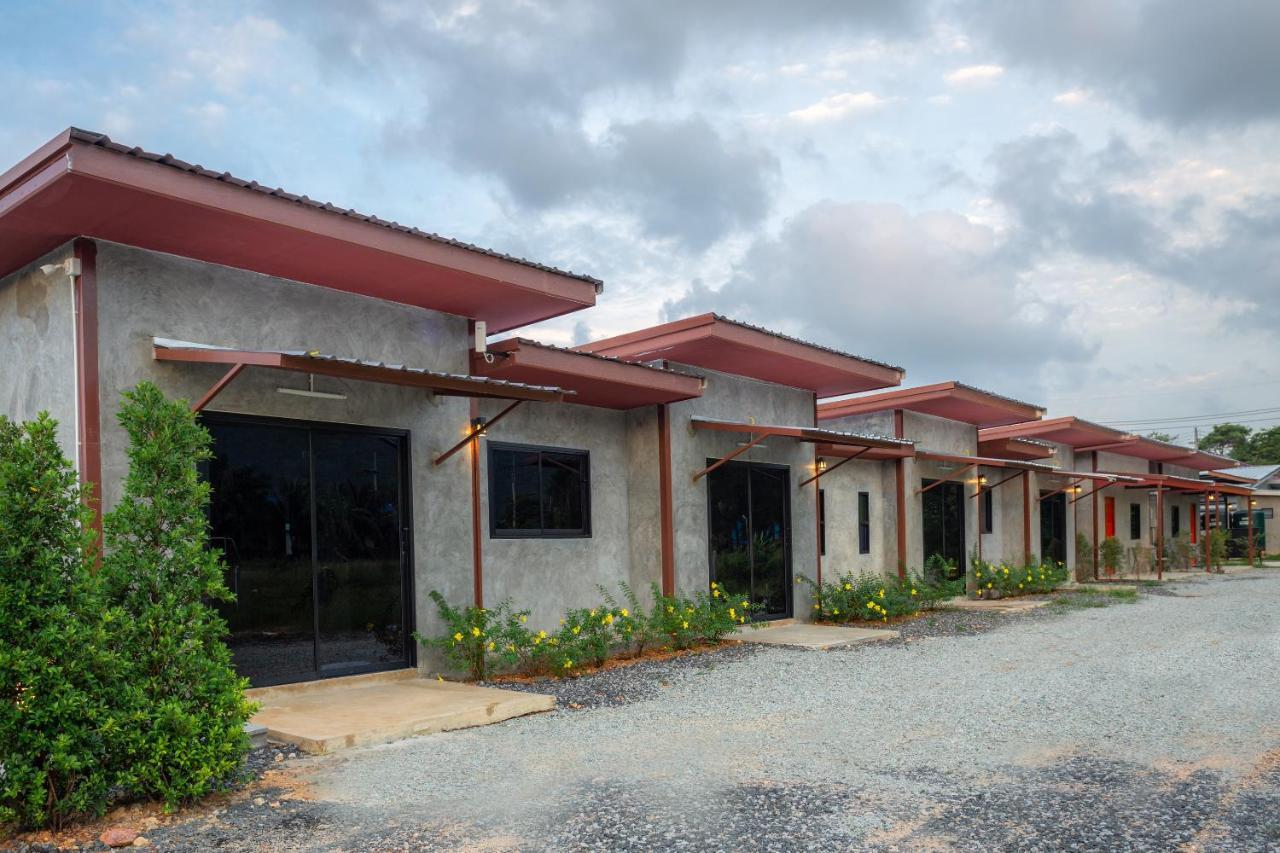 Malinee Resort Bang Tao Beach  Exteriör bild